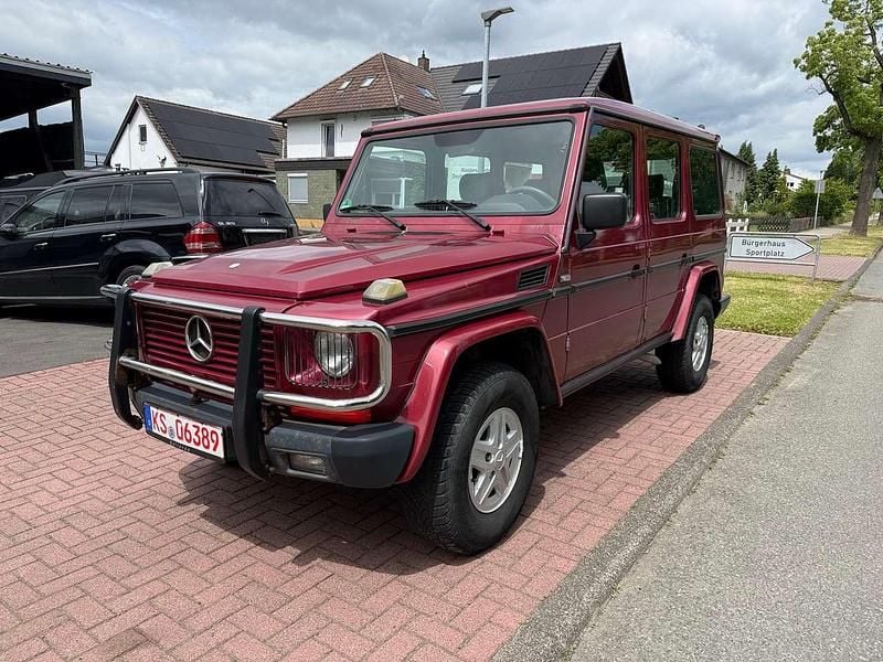 Rot Gebraucht 1991 Mercedes G300 SUV | 17.890 € - Bild 1/4