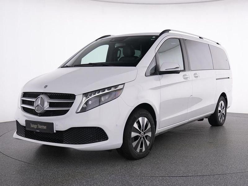 Weiß Gebraucht 2024 Mercedes V300 Van / Kleinbus | 72.595 € (Superpreis) - Bild 1/4