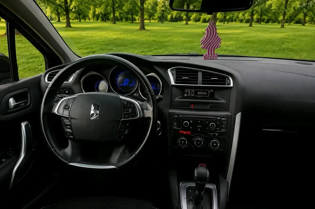 Gebraucht Citroën DS4 130 PS (95 kW) 2012 Schwarz Kleinwagen