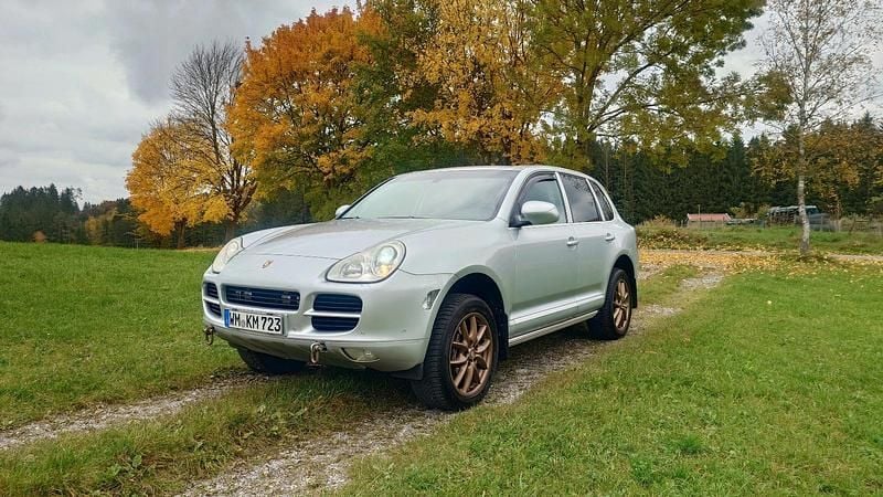 Silber Gebraucht 2005 Porsche Cayenne SUV | 8.700 € (Etwas zu teuer) - Bild 1/4