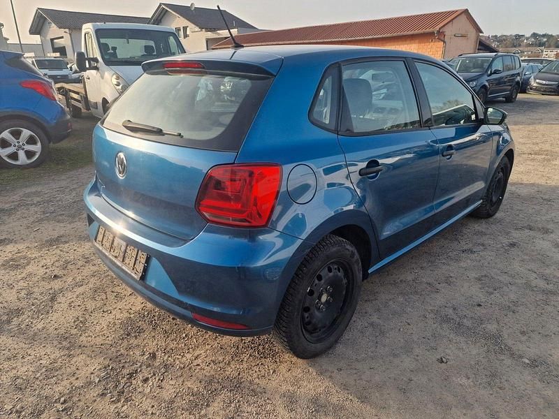 Gebraucht VW Polo Trendline 75 PS (55 kW) 2015 Blau Limousine