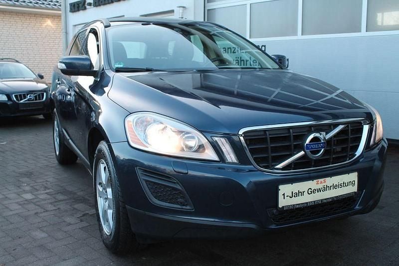 Blau Gebraucht 2013 Volvo XC60 Momentum SUV | 9.999 € (Fairer Preis) - Bild 1/4