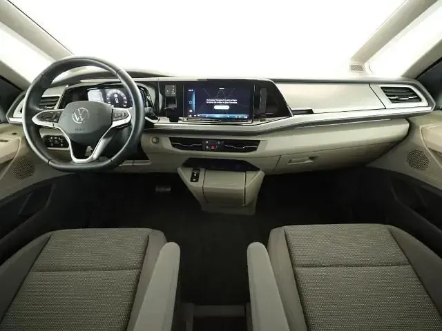Gebraucht VW Multivan Life 204 PS (150 kW) 2025 Pure grey deep black perleffekt (metallic) Van / Kleinbus
