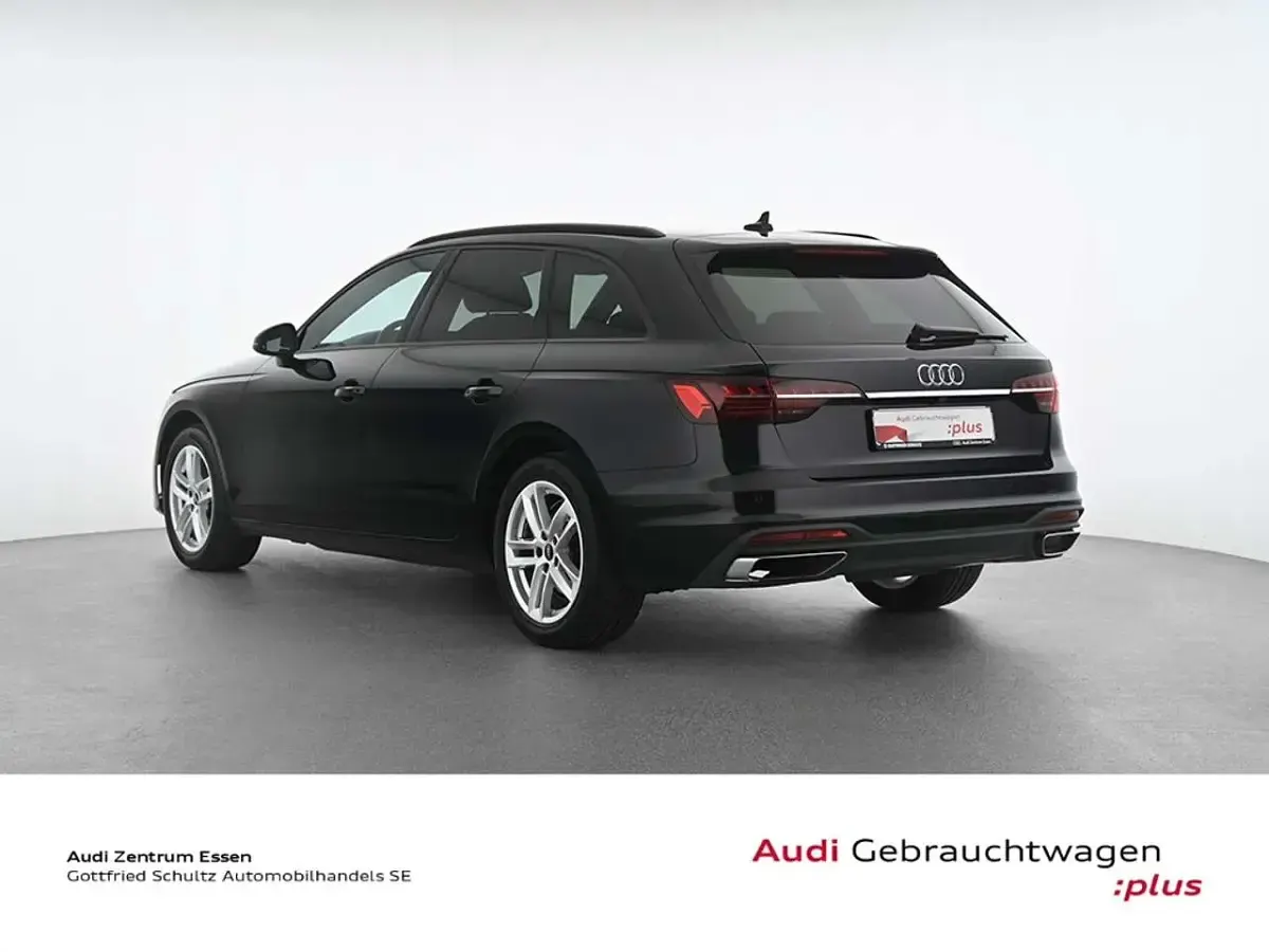 Gebraucht Audi A4 Basis 163 PS (119 kW) 2023 Schwarz Kombi