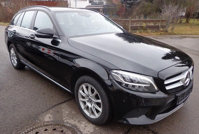 Gebraucht Mercedes C200 160 PS (117 kW) 2021 Schwarz Kombi
