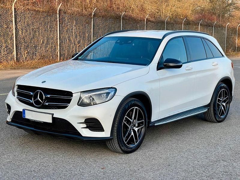 Weiß Gebraucht 2017 Mercedes GLC250 AMG SUV | 23.980 € (Fairer Preis) - Bild 1/4