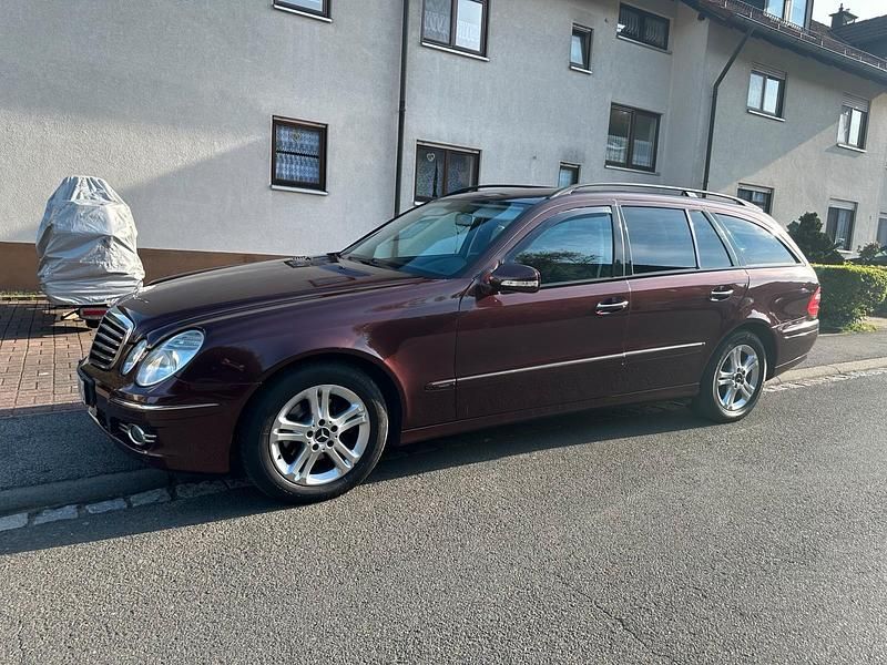 Gebraucht 2009 Mercedes E200 Avantgarde Kombi | 4.500 € (Fairer Preis) - Bild 1/4