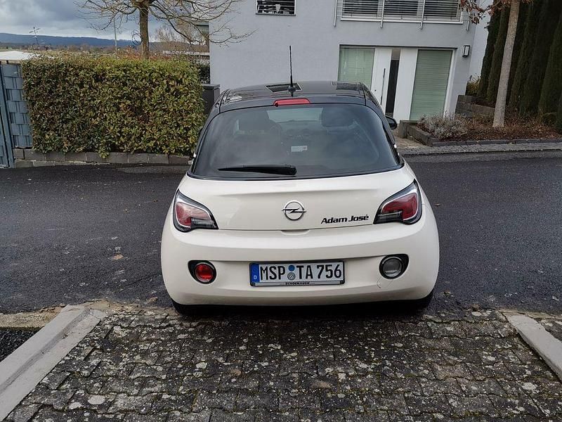 Gebraucht Opel Adam 69 PS (50 kW) 2015 Weiß Kleinwagen