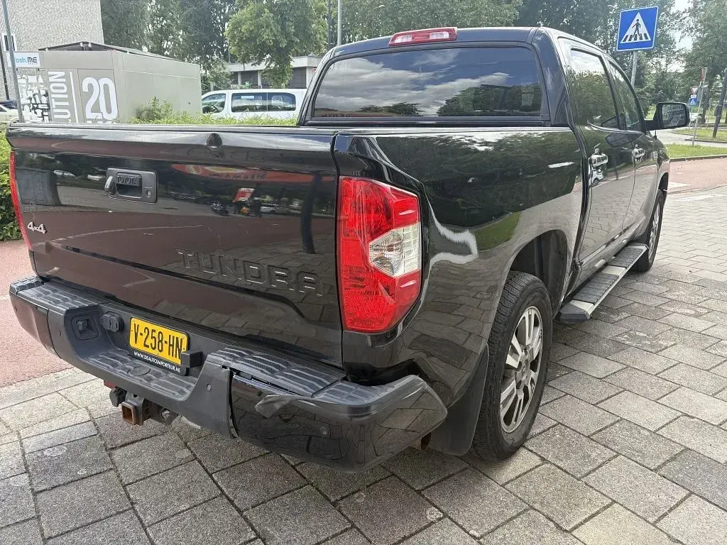 Gebraucht Toyota Tundra 387 PS (284 kW) 2017 Schwarz Pickup