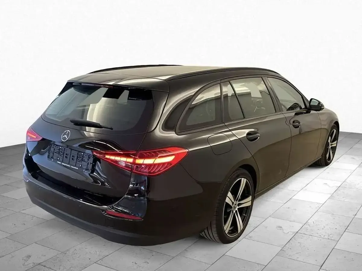 Gebraucht Mercedes C200 163 PS (119 kW) 2022 Obsidianschwarz Kombi
