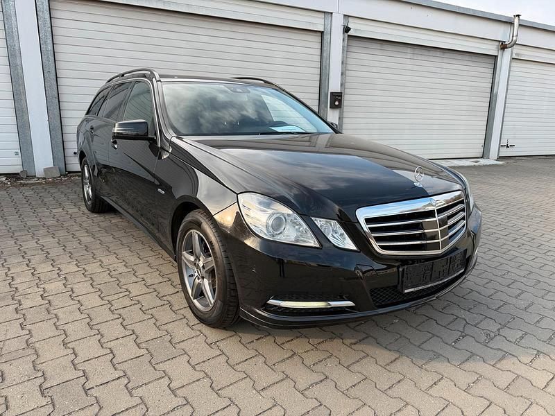 Gebraucht Mercedes E220 170 PS (125 kW) 2010 Schwarz Kombi