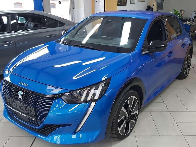 Blau/drei schichten perlmutt Gebraucht 2021 Peugeot e-208 GT Kleinwagen | 17.550 € (Fairer Preis) - Bild 1/4