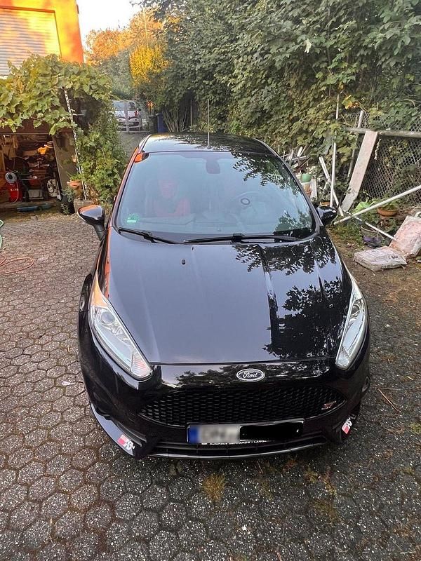 Gebraucht Ford Fiesta 182 PS (133 kW) 2015 Schwarz Coupé