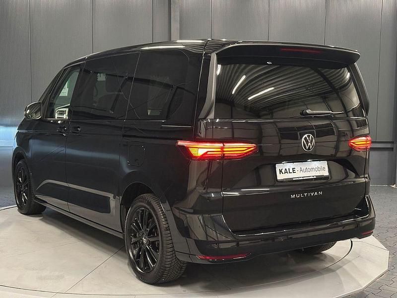 Gebraucht VW Multivan Life 150 PS (110 kW) 2024 Schwarz Van