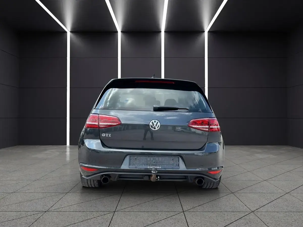 Gebraucht VW Golf VII GTI 220 PS (161 kW) 2015 Grau Limousine
