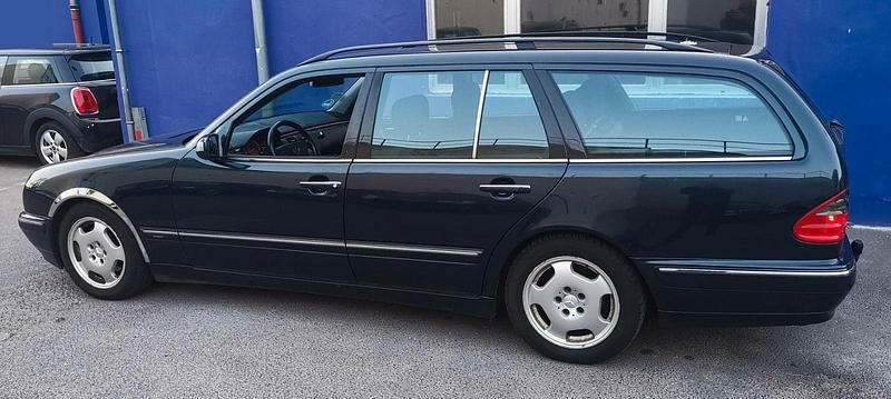 Gebraucht Mercedes E240 Avantgarde 170 PS (125 kW) 2000 Schwarz Kombi