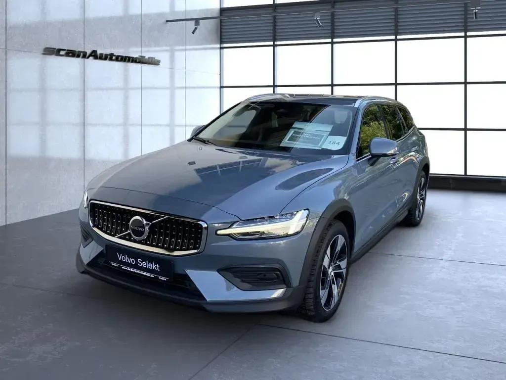 Gebraucht Volvo V60 Plus 197 PS (144 kW) 2023 Thunder grey / (metallic) Kombi