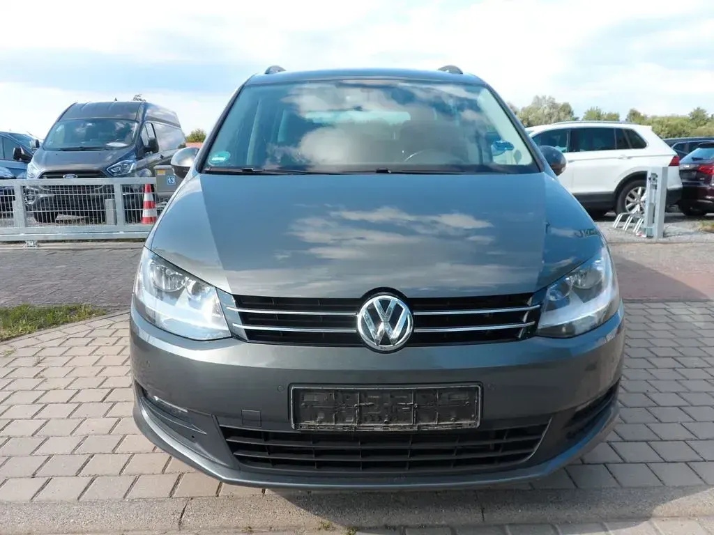 Gebraucht VW Sharan Trendline 150 PS (110 kW) 2016 Grau Van / Kleinbus