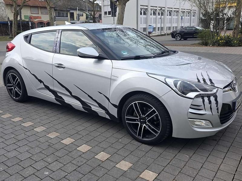 Gebraucht Hyundai Veloster Style 140 PS (102 kW) 2012 Silber Kleinwagen