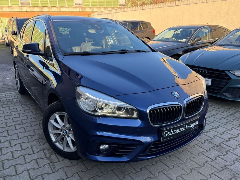 Blau Gebraucht 2015 BMW 218 Active Tourer Sport Line Van / Kleinbus | 13.500 € (Fairer Preis) - Bild 1/4