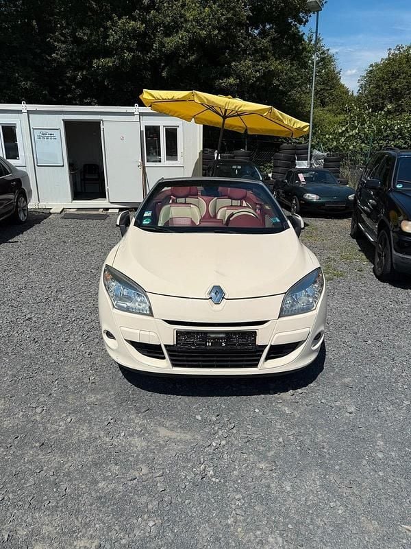 Braun Gebraucht 2012 Renault Mégane Cabriolet Floride Cabrio | 3.999 € (Superpreis) - Bild 1/4