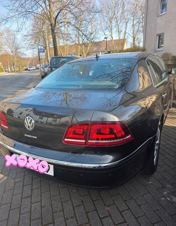 Gebraucht VW Phaeton 239 PS (175 kW) 2013 Grau Limousine