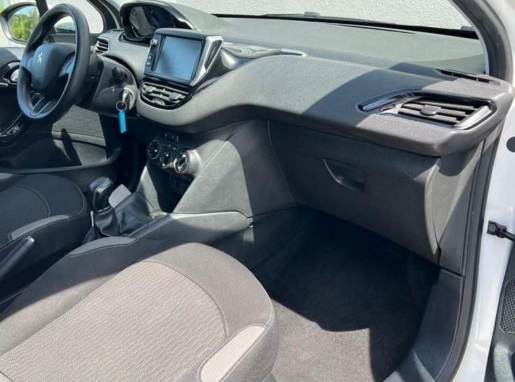 Gebraucht Peugeot 208 Active 68 PS (50 kW) 2016 Weiß Kleinwagen