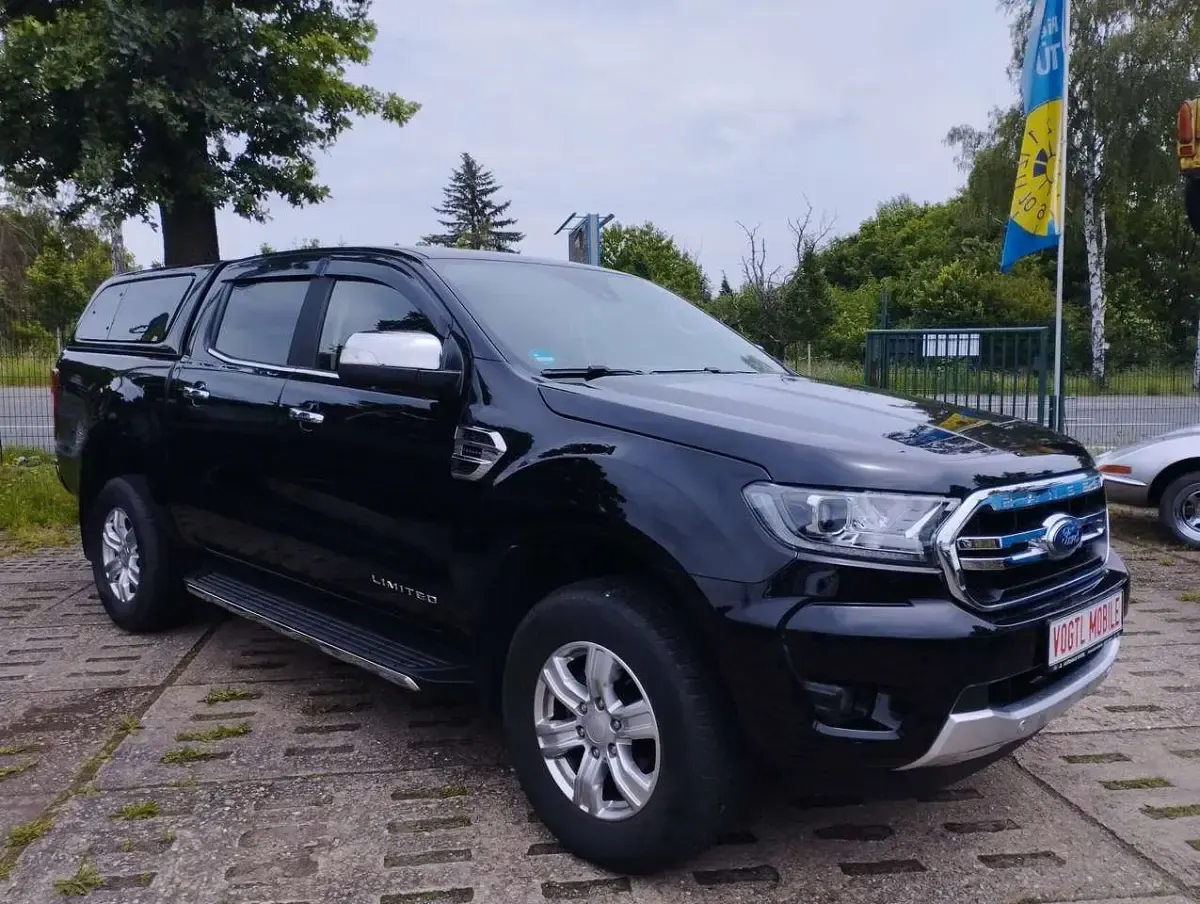 Gebraucht Ford Ranger Limited 170 PS (125 kW) 2022 Obsidianschwarz metallic Pickup