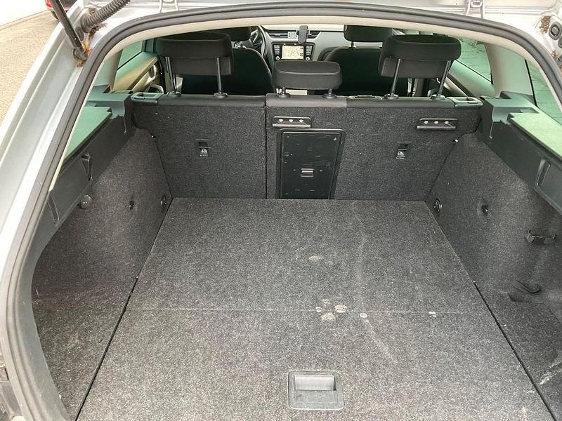 Silber Gebraucht 2016 Skoda Octavia Joy Kombi | 7.399 € (Guter Preis) - Bild 1/4