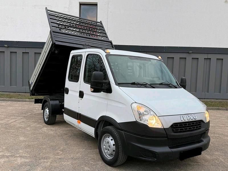 Gebraucht Iveco Daily 126 PS (92 kW) 2012 Weiß Limousine