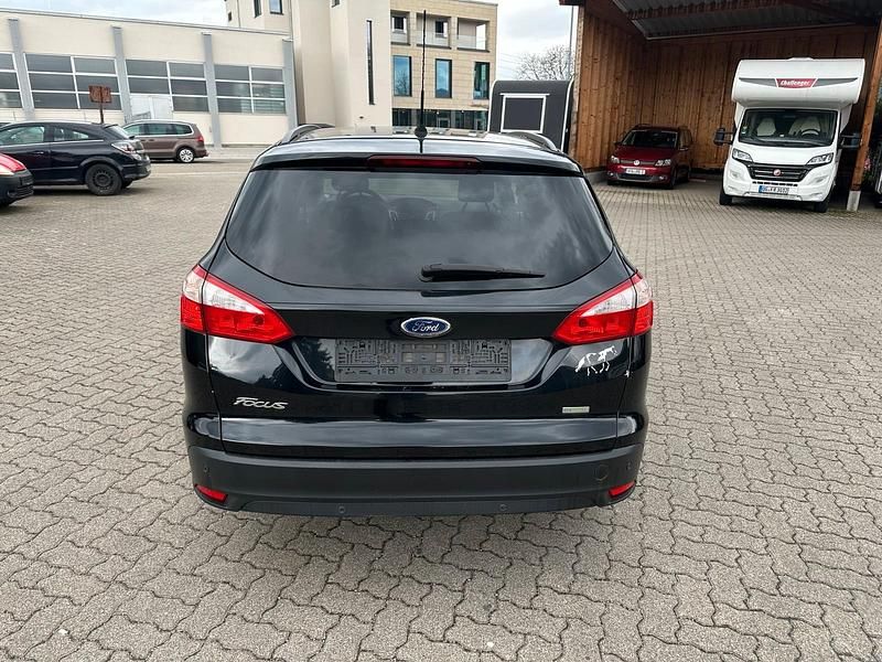Gebraucht Ford Focus 125 PS (91 kW) 2014 Schwarz Kombi