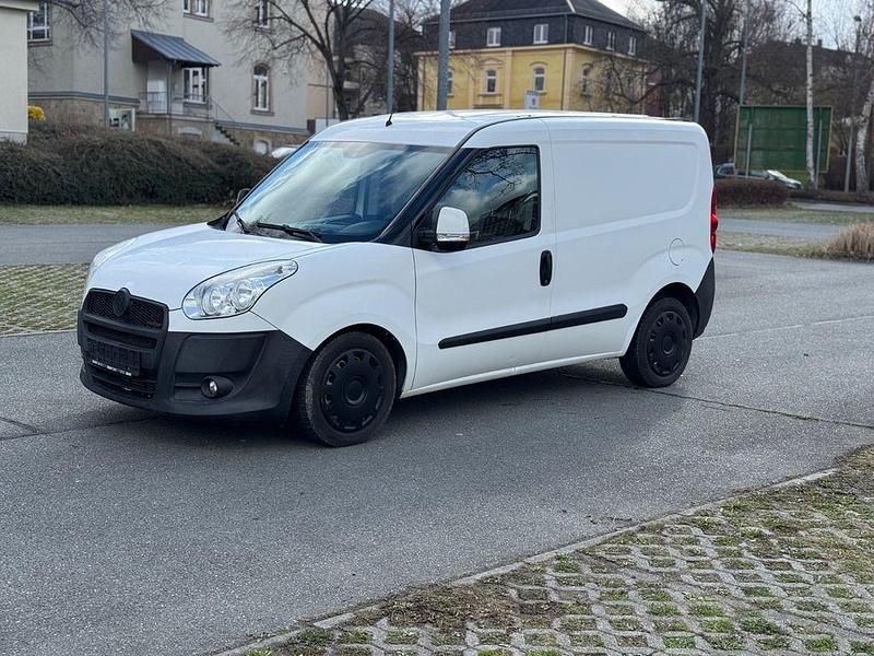 Gebraucht Fiat Doblò 101 PS (74 kW) 2011 Weiß Van / Kleinbus