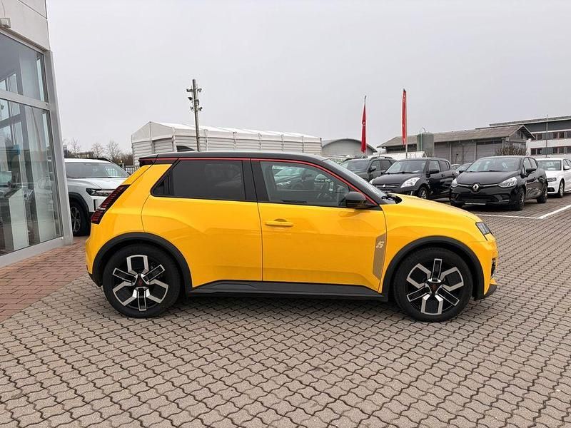Neu Renault 5 E-Tech Techno 110 kW (150 PS) 2025 Gelb Limousine