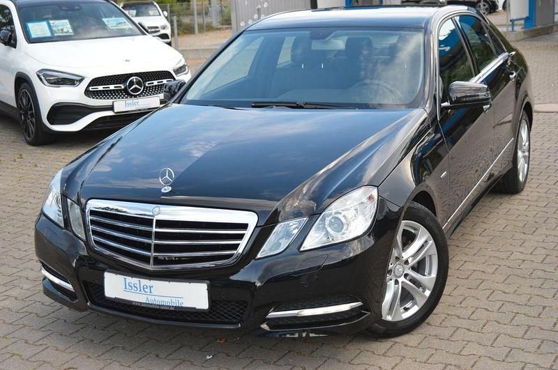 Gebraucht Mercedes E200 184 PS (135 kW) 2011 Schwarz Limousine