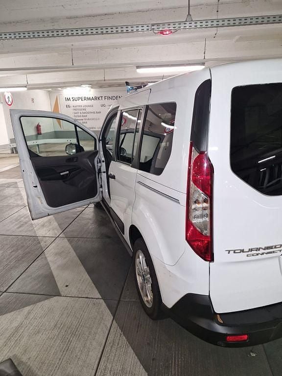Gebraucht Ford Tourneo Trend 101 PS (74 kW) 2021 Weiß Van / Kleinbus