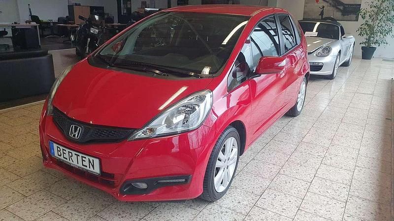 Gebraucht Honda Jazz Comfort Plus 99 PS (72 kW) 2015 Milano red Kleinwagen