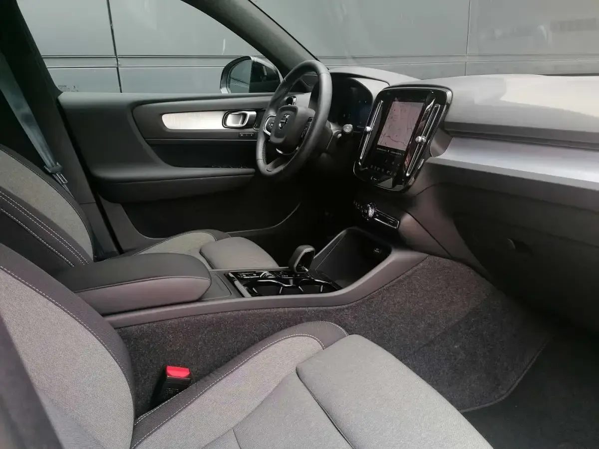 Gebraucht Volvo XC40 Plus 163 PS (119 kW) 2025 Schwarz SUV