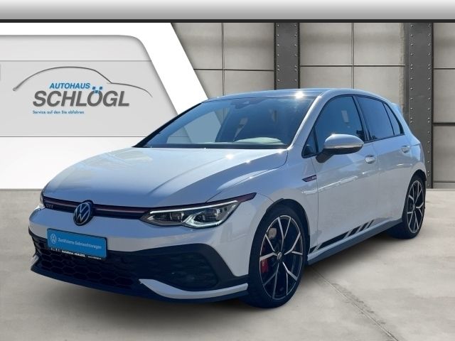 Oryxweiß perlmutteffekt (metallic) Gebraucht 2024 VW Golf VIII GTI Limousine | 38.750 € (Fairer Preis) - Bild 1/4