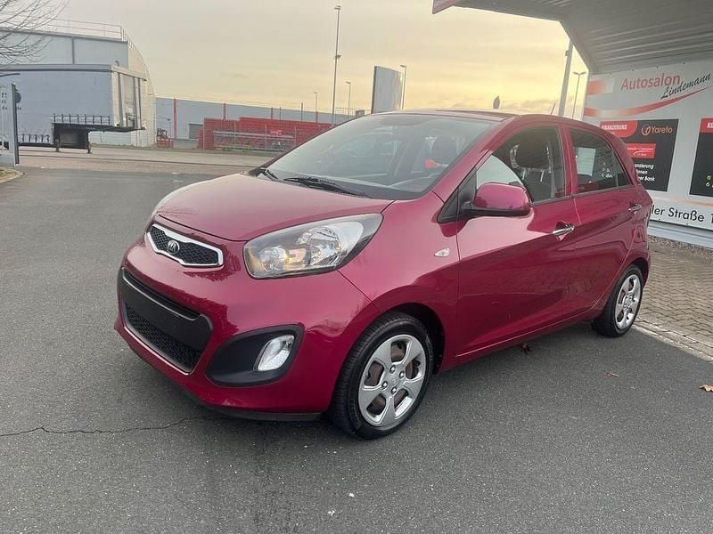Violett Gebraucht 2014 Kia Picanto FIFA World Cup Edition Kleinwagen | 5.200 € (Fairer Preis) - Bild 1/4