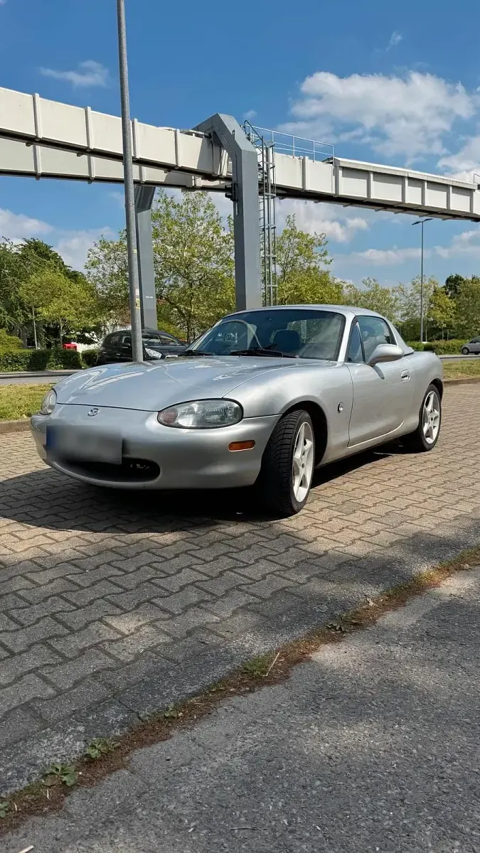 Używany Mazda MX5 110 KM (80 kW) 1999 Srebrny Kabriolet