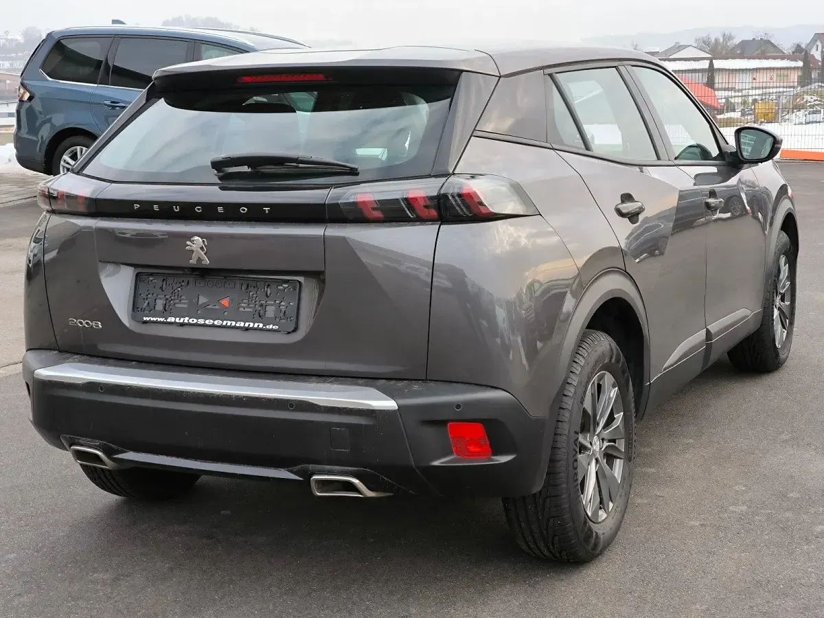 Gebraucht Peugeot 2008 Active 131 PS (96 kW) 2021 Grau SUV