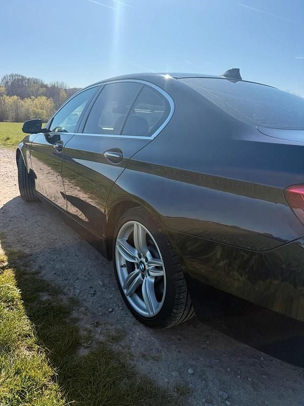 Gebraucht BMW 535 313 PS (230 kW) 2015 Blau Limousine