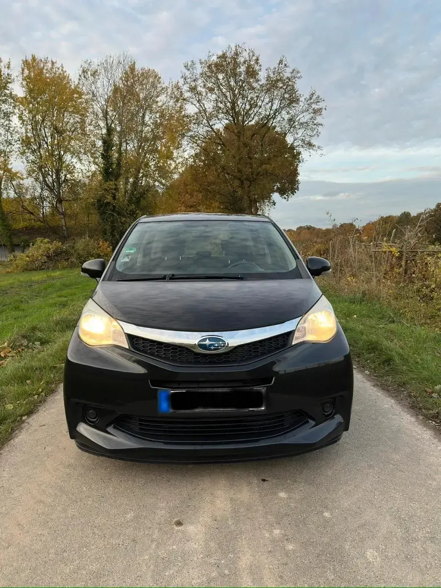 Gebraucht Subaru Trezia 90 PS (66 kW) 2010 Schwarz Kleinwagen