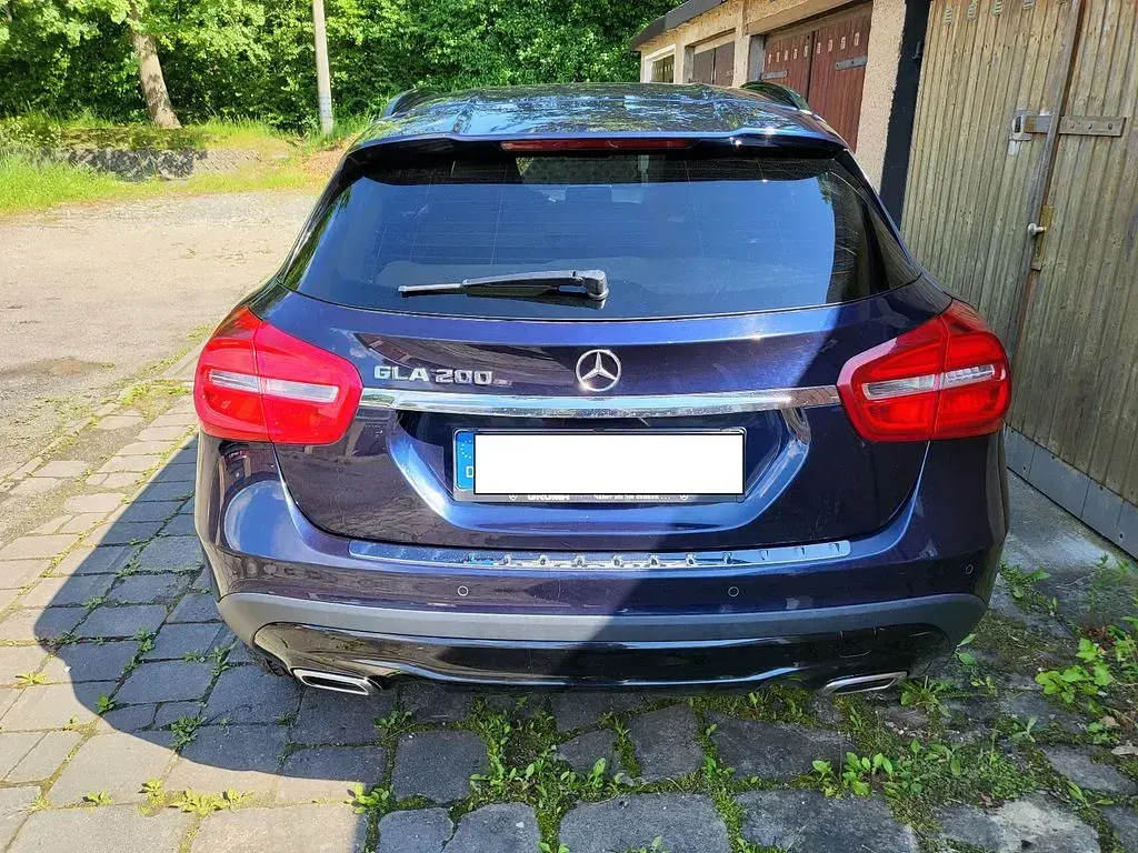 Gebraucht Mercedes GLA200 156 PS (114 kW) 2016 Blau SUV