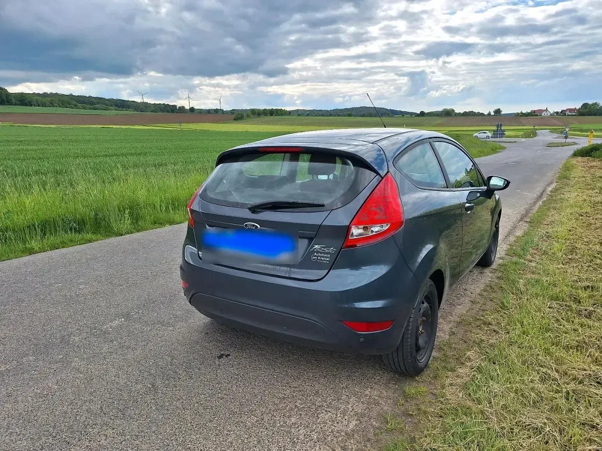 Gebraucht Ford Fiesta 82 PS (60 kW) 2012 Andere farben Kleinwagen