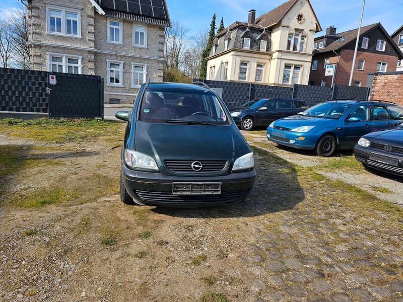 Grün Gebraucht 2000 Opel Zafira Elegance Van / Kleinbus | 700 € (Superpreis) - Bild 1/4
