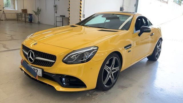 Gelb Gebraucht 2019 Mercedes SLC200 AMG Cabrio | 39.950 € (Fairer Preis) - Bild 1/4