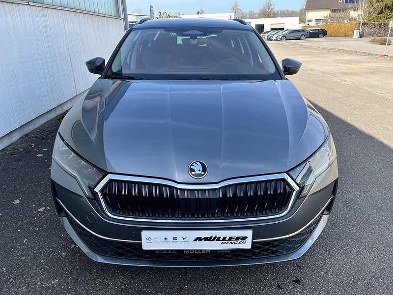 Neu Skoda Octavia Tour 150 PS (110 kW) 2026 Grau Kombi