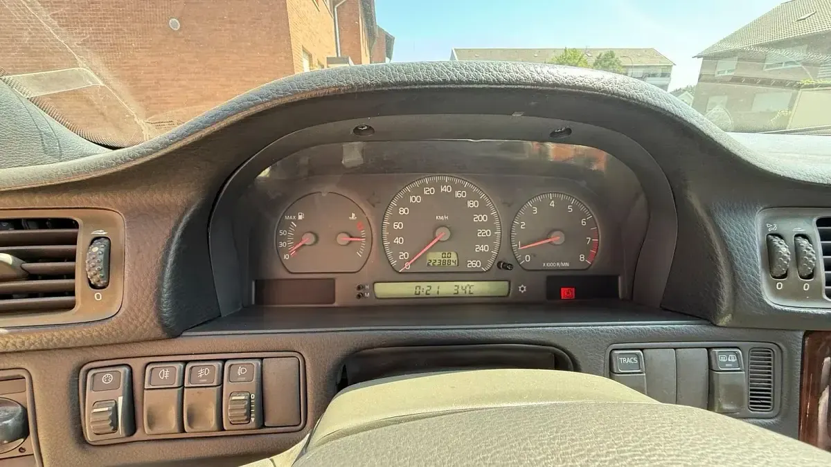 Gebraucht Volvo V70 126 PS (92 kW) 1999 Schwarz Kombi