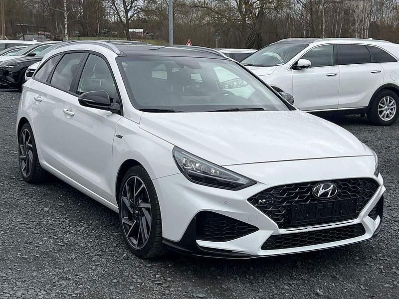 Weiß Gebraucht 2023 Hyundai i30 N Line Kombi | 23.980 € (Fairer Preis) - Bild 1/4